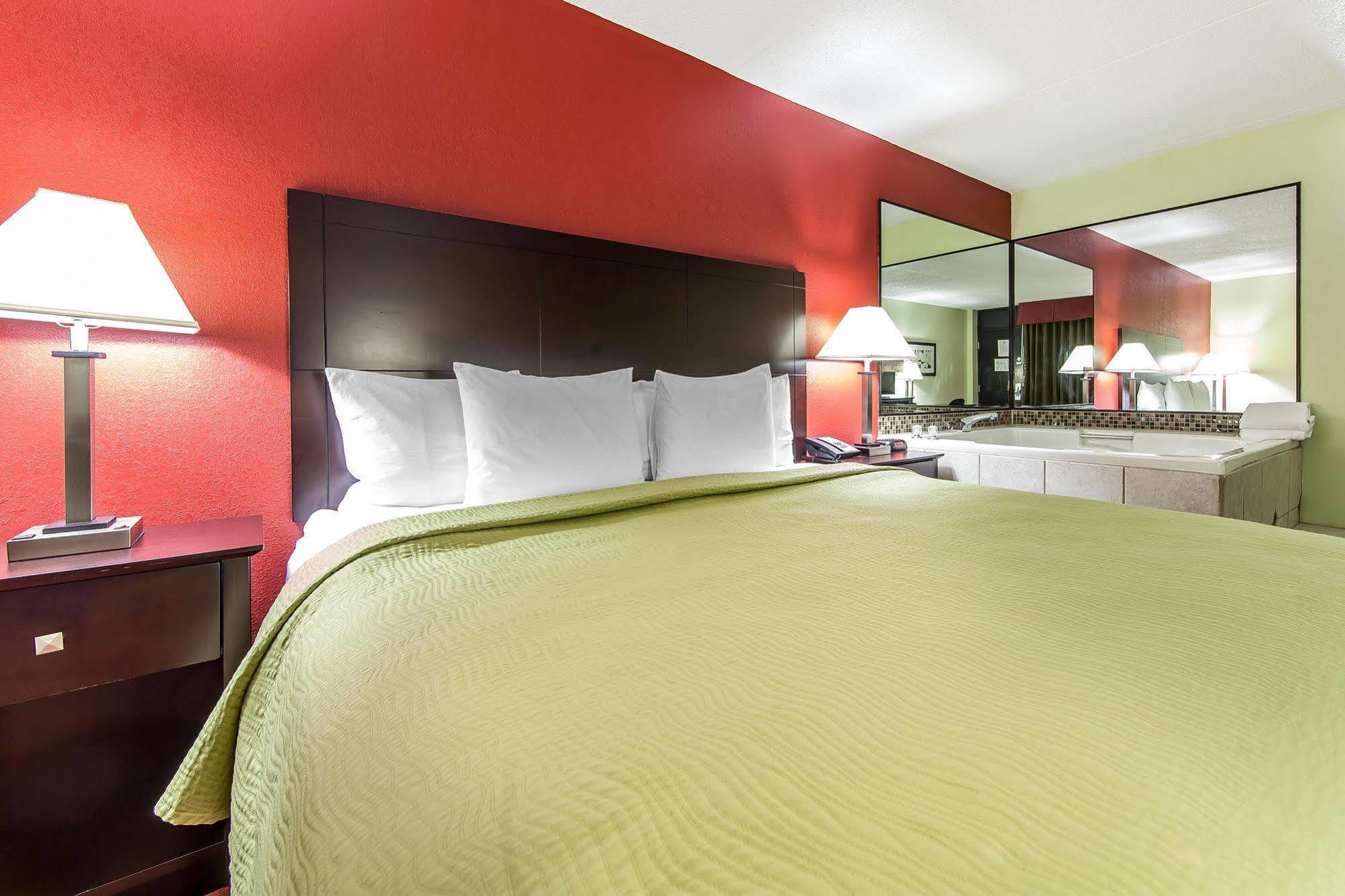 Quality Inn West I - 75 Суитуотер Экстерьер фото